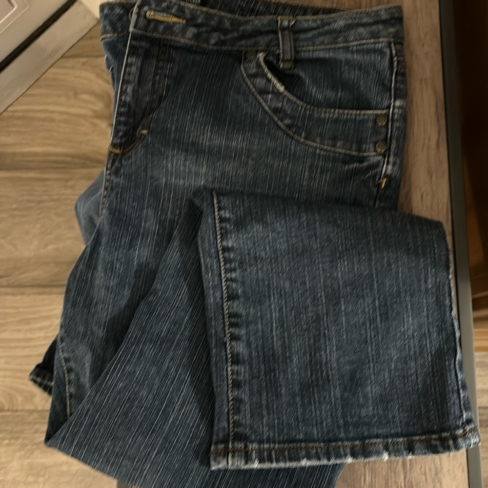 a.n.a. Jeans